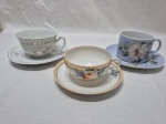Lote de 3 xícaras de chá em porcelana diversa para coleção.