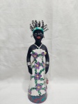 Arte popular brasileira, escultura baiana em terra pintada à mão. Medindo 27,5cm de altura.