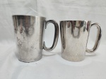 Lote de 2 canecas em prata 90. Medindo 9cm x 11,5cm de altura.