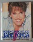 Livro Women coming of age by Jane Fonda com texto em Inglês com 446 páginas.