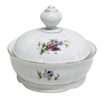 PORCELANA- Açucareiro de porcelana branca com flores em policromia e acabamentos em filetes dourados. Da manufatura REAL S.PAULO MADE IN BRAZIL. Medidas 11,5A x  12D. Em bom estado.