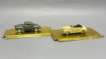 DIVERSOS - Lote de 2 miniaturas. Med. 5,5 cm. Marcas do tempo e de uso.