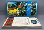 JOGOS - Antigo jogo BATALHA NAVAL. Marcas do tempo e de uso.