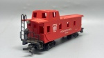 FERROMODELISMO - Miniatura vagão - BACHMANN - HONG KONG. Med. 6x15x3 cm. Marcas do tempo e de uso.