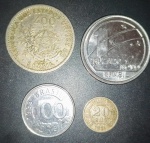4 Moedas - Brasil - valores totalmente diferentes !!  em material e épocas diferentes !! Cruzado !! Reis !! e Cruzeiro novo !! , inclusive Lobo guara !!