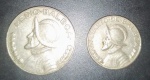 2 moedas do Panamá !! quarter dollar tipo Balboa !! e medio Dollar !!  lindos desenhos de soldados com capacetes de ferro !! dificil de aparecer !!