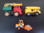 Brinquedo - 3 unidades de miniatura de equipamentos de grande porte para obras !! maquina de rolo para asfaltar !!  material plastico tamanho das peças cerca de 9cm de comprimento e 6cm de altura ... muito didaticos !!