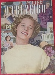 Revista O Cruzeiro !! edição do ano de 1951 !! varias reportagens de època !! incendio do Onibus de Copacabana !! capa A Mulher Brasileira !!