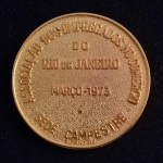 Medalha Comemorativa, Associação dos Empregados no Comércio do Rio de Janeiro - Sede Campestre, Data Março 1973, Bronze Dourado, Muito Bem Conservada.