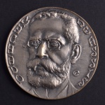 Medalha Comemorativa, Machado de Assis - Ministério da Educação e Cultura / Teatro Nacional de Comédia, Prata, Peso 61,1 g, Diâmetro 50 mm, Muito Bem Conservada.