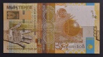 Cédula Estrangeira, CAZAQUISTÃO Valor 1000 Tenge, Data 2006, Flor de Estampa.