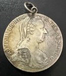 Moeda Estrangeira, ÁUSTRIA - BURGAU, Valor Thaler, Ano 1780, Prata, Peso 28 g, Diâmetro 40 mm, com Olhal, Muito Bem Conservada.