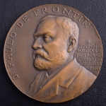 Medalha Comemorativa, Homenagem ao Dr. Paulo de Frontin - Derby Club / RJ, Data 1910, Gravador Girardet, Bronze, Peso 65 g, Diâmetro 50 mm, Muito Bem Conservada.