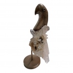 Escultórico executado em metal representando ave em metal e cristais, Alt. 23, Diam. 7 cm.