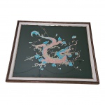 Pintura oriental sobre tecido representando dragão, 91 x 76 cm.