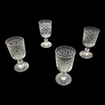 Quatro taças para licor em cristal Saint Louis, Alt. 9, Diam. 4, 5 cm.
