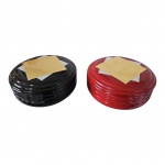 Par de caixas em laca japonesa ditas sakuras, tampas com desenhos simétricos dourado e prateado  em sua embalagem original, Diam. 18, Alt. 7 cm.