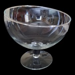 Grande taça com pedestal em cristal para saladas/sobremesas e afins, Alt. 19, Diam. 19 cm.