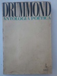 Livro Raro - 5ª Edição aumentada - ANTOLOGIA POÉTICA - Carlos Drummond de Andrade - Editora Sabiá - Ano 1962 - Brochura - Livro em bom estado de conservação, com as bordas amareladas pela ação do tempo, contendo 302 páginas - ATENÇÃO: Marca de sujo na capa. Leve esfolamento na lombada