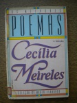2ª Edição - OS MELHORES POEMAS (Celeção de Maria Fernanda) - Autora Cecília Meireles - Ano 1986 - Global Editora - Livro em bom estado de conservação, contendo 200 páginas - Bordas amareladas pela ação do tempo.