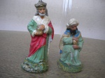 Arte Sacra - (Lote com 2) - ANTIGAS MINI ESCULTURAS - MATERIAL ÃO IDENTIFICADO, RICAMENTE DETALHADAS, PORÉM NÃO GESSO - Uma com altura de 10,00 cm, a outra com altura de 8,50 cm de altura - Ambas com diâmetro na base de 5,00 X 4,00 cm - Muito bom estado de conservação