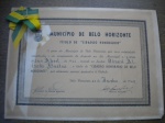 Colecionismo - MUNICIPIO DE BELO HORIZONTE - TÍTULO DE CIDADÃO HONORÁRO - CONCEDIDO AO CÔNSUL ALFREDO BASTOS - Belo Horizonte, 11 de Junho de 1968 - Dimensões 36 X 27 cm - Muito bom estado de conservação.