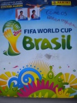 Futebol - ÁLBUM DE FIGURINHAS - COPA NO BRASIL 2014 - Editora Panini <<<<<< INCOMPLETO >>>>>> De 639 figurinhas, FALTAM as seguintes: 00 00 03 08 14 20 27 52 59 65 78 80 85 93 96 100 101 102 103 106 150 151 152 153 155 156 157 159 160 162 163 166 169 174 181 182 183 192 198 202 205 208 209 210 215 221 242 243 252 254 256 258 259 263 264 265 268 269 270 273 275 277 278 281 282 283 289 290 291 293 294 296 297 303 308 312 314 341 342 346 347 348 350 351 357 360 361 363 365 368 369 372 278 390 395 396 397 402 404 406 408 409 433 435 438 441 443 453 455 459 473 474 476 478 481 482 484 485 486 487 501 505 511 525 531 532 533 539 540 541 545 546 525 531 532 533 539 540 541 545 546 547 550 551 552 553 558 560 563 565 568 570 571 589 595 596 599 601 603 604 605 616 618 627 633 639 - Álbum em bom para muito bom estado de conservação. OBS. Assinatura na capa - Leve corte, sem perdas, na ponta superior da lombada.