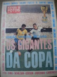 Futebol - FATOS & FOTOS - Raríssima Revista - EDIÇÃO ESPECIAL DE LUXO - OS GIGANTES DA COPA <<<<<< SÃO 46 PÁGINAS COM OS JOGADORES SELECIONADOS PARA A COPA DO MUNDO DE 1970, SENDO QUE, ENTRE ENTRES, SERIAM CONVOCADOS OS 22 QUE PARTICIPARIAM DA COPA DO MUNDO - ABAIXO DA FOTO COLORIDA DE CADA JOGADOR VEM COM UM PEQUENO TÓPICO BIOGRÁFICO - TEM AINDA FOTO DE TODOS ELES JUNTOS >>>>>>> Revista em muito bom estado de conservação, em cores - Editora Bloch - OBS. Pequeno corte de 3 cm na ponta inferior da lombada, sem perda