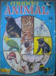 Álbum de Figurinhas - MUNDO ANIMAL - Sem data - Editora Abril - Formato 20 X 27 cm - Muito bom estado de conservação. de 248 figurinhas o álbum tem 208 figurinhas coladas. Pequena assinatura na capa - Leves e pequenos esfolamentos junto as bordas da capa. Corte de 2 cm nas duas pontas da lombada