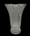Grande Vaso em fino cristal, medindo: 27 cm alt. x 18 cm diametro.