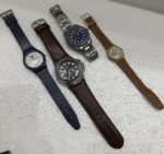 Lote contendo: diversos relogios.