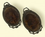 Par de porta retratos em metal estilo Ingles, medindo: 12 cm x 7 cm