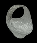 Maravilhosa e grande cesta de cristal, medindo: 23 cm x 24 cm x 19 cm