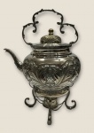 Extraordinário Samovar em metal espessurado a prata, completíssimo, medindo: 38 cm alt.
