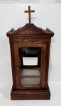 ORATÓRIO EXECUTADO EM MADEIRA NOBRE. MEDINDO 62.5 X 20 X 28.5 CM