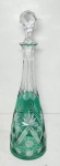 ANTIGA LICOREIRA EM CRISTAL EUROPEU NO TOM VERDE. RICAMENTE LAPIDADO. MEDINDO 36 X 10.5 CM