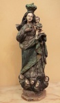 Imaginária  católica com policromia em estuque. Representando Nossa Sra da Lampadosa. Pequena perda na base. Inscrições na base. Med. Alt  37 cm