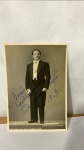 FOTOGRAFIA  ASSINADA, ONDINO RIGHI - MEDIDAS 15X11 CM. DEDICATÓRIA A BORIS FEIGHELSTEIN. Ondino Righi foi um cantor brasileiro que fez sucesso na década de 1950. É conhecido por sua interpretação de "Fox Canção", gravada em agosto de 1950.