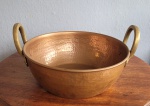 Tacho todo em cobre martelado. Med.:  30x10cm. Peso: 1,200kg