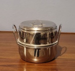 Balde para gelo, térmico, em metal prateado com pegas nas laterais. Med.: 15x18cm