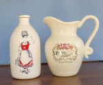 Duas peças - Jarra e pote em cerâmica branca decorados com  guirlandas e camponesa. Ambas cap 1L.