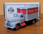 First Gear International R190 Dry Goods Van 1957 Pacemaker 1/34 Scale. Conservado na embalagem original, perfeito. 19cm.