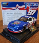 Revell 1/24 Scale Chevrolet #97 Texas Speedway Inaugural Race 1997. Conservado na embalagem original, perfeito. 20cm