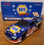 Michael Waltrip #15 NAPA  scala 1/24 Stars & Stripes 2001. Conservado na embalagem original, perfeito.