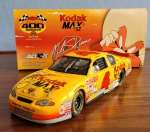 Mike Skinner #4 Kodak MAX / Looney Tunes Rematch 1/24 (Yosemite Sam) 2002 Chevrolet. Conservado na embalagem original, perfeito. 20cm