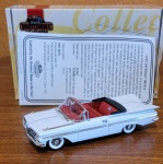Matchbox DYG09-M 1/43 Chevrolet Impala 1959 convetible red interior. Conservado na embalagem original, perfeito. 14cm