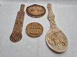 Lote de 4 enfeites para pendurar, sendo em resina e o maior  em gesso. Medindo o maior 40cm de comprimento. Um deles com restauro.