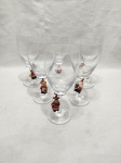 Jogo de 6 taças de vinho em cristal Hering, com marcadores de taça, motivos natalinos. Medindo a taça 6cm x 15cm de altura.