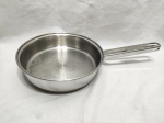 Frigideira redonda 20cm em aço inox 18/10 Tramontina. Medindo 22cm x 6cm de altura.