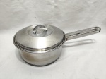 Panela com alça e tampa 16cm em aço inox 18/10 Tramontina. Medindo 18cm x 8cm de altura.